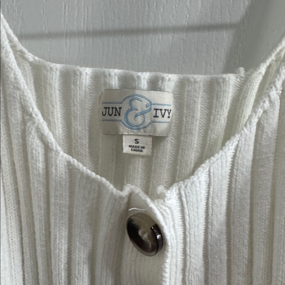 White Ribbed Button-Up Tank Top - Picture 2 of 2
